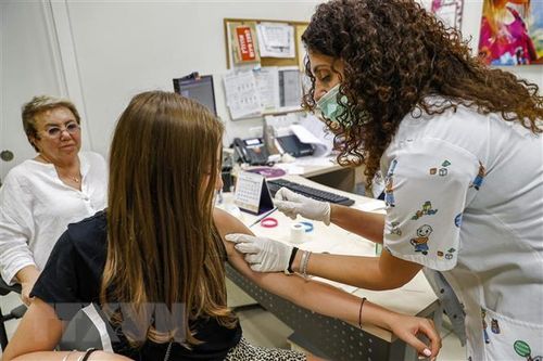 Pfizer và BioNTech xin cấp phép cho tiêm mũi vaccine thứ ba