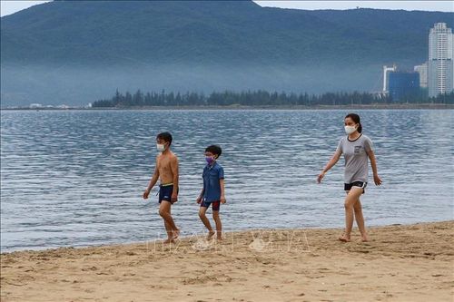 Đà Nẵng cho phép mở lại hoạt động tắm biển và thể thao từ ngày 10/7