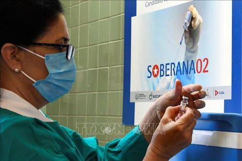 Cuba cấp phép sử dụng khẩn cấp vaccine phòng COVID-19 nội địa