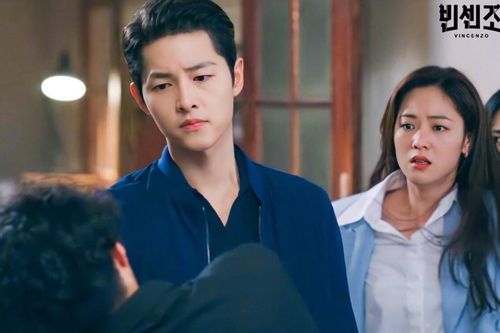 Bất chấp bê bối xây biệt thự gây tai nạn, Song Joong Ki vẫn ủng hộ 'tình tin đồn' Jeon Yeo Bin