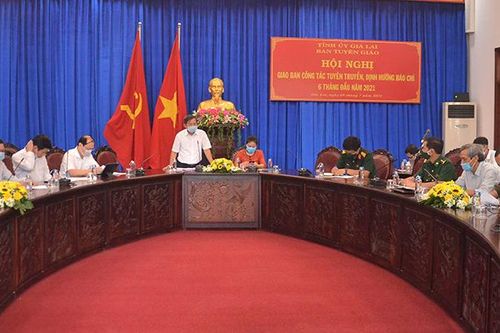 Giao ban công tác tuyên truyền, định hướng báo chí 6 tháng đầu năm