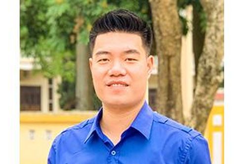 Bí thư đoàn xã nhiệt tình tiếp sức mùa thi