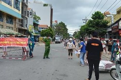 TP Hồ Chí Minh tăng cường hỗ trợ người dân gặp khó khăn