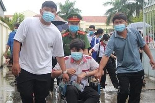Những câu chuyện cảm động trong mùa thi ở Bạc Liêu