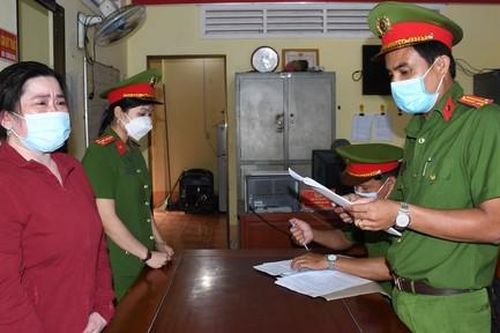 Bắt giam người phụ nữ mua bán tôm lừa đảo hàng tỷ đồng