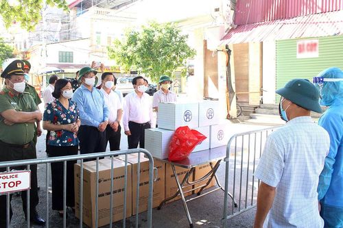 Bảo đảm cung ứng đầy đủ hàng hóa, nhu yếu phẩm cho người dân trong khu vực cách ly