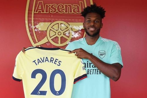 Arsenal công bố tân binh đầu tiên