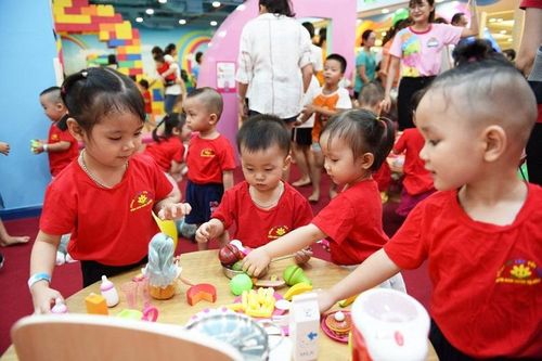 Dạy trẻ nhận biết đặc tính không gian sinh hoạt