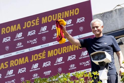 Chân ướt chân ráo đến AS Roma, HLV Mourinho lập tức 'đẩy' 8 cầu thủ …ra đường
