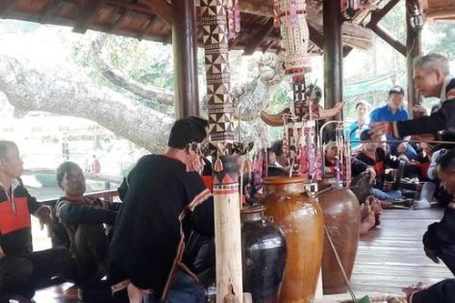 Ché cổ - Rượu ngon và truyền thuyết rượu cần