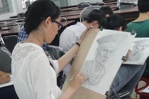 Dừng, hoãn thi năng khiếu vì COVID-19