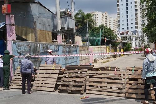 TP Hồ Chí Minh lập nhiều chốt kiểm soát việc chấp hành Chỉ thị 16 của người dân
