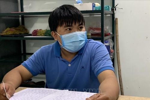 Tạm giữ 2 đối tượng làm giả đơn hàng chiếm đoạt gần 1 tỷ đồng