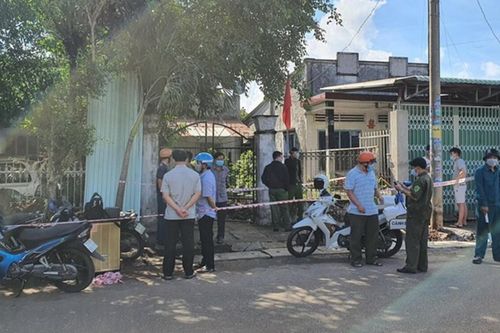 Hai mẹ con giáo viên tử vong bất thường trong nhà, nghi bị cắt cổ