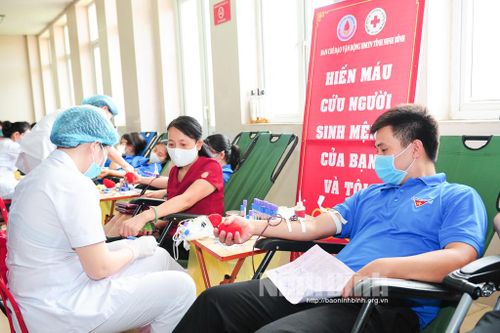 Chương trình 'Giọt hồng tình nguyện' thu được 470 đơn vị máu