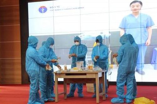 Tập huấn chuyên môn, quy trình kỹ thuật phòng chống dịch COVID-19