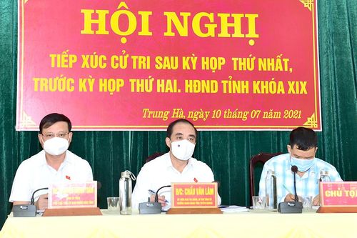 Bí thư Tỉnh ủy Chẩu Văn Lâm: Người dân xã Trung Hà cần khai thác tốt tiềm năng thác Bản Ba để phát triển du lịch