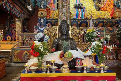 Ấn Độ tặng tượng Phật cho Bhutan nhân kỷ niệm ngày sinh của ngài Liên Hoa Sinh