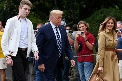 Cậu út nhà Trump cao 2m dù mới 15 tuổi