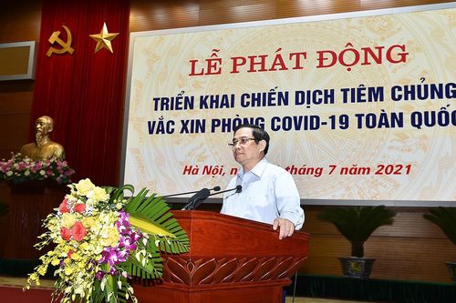 Thủ tướng: 'Không ai đứng ngoài việc tiếp cận vaccine'