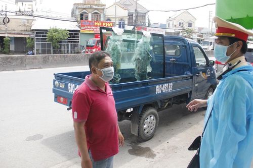 2 ngày thực hiện Chỉ thị 16, TP.HCM xử phạt 841 triệu đồng đối với người vi phạm