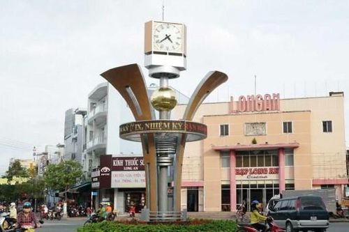 Long An tạm dừng dịch vụ kinh doanh ăn uống từ 0h ngày 11/7