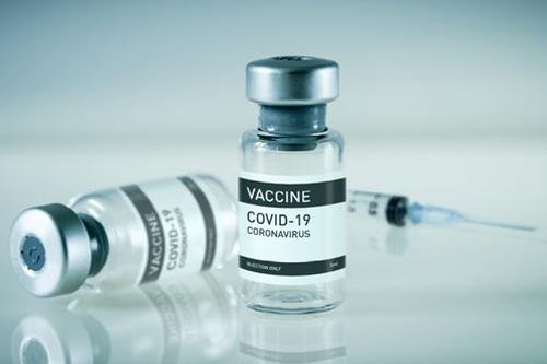 Cân nhắc tiêm liều thứ ba vắc xin phòng COVID-19?
