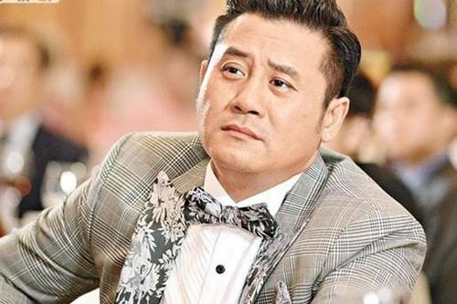 Tài tử TVB thất nghiệp phải livestream bán hàng