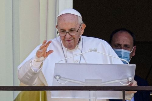 Giáo hoàng Francis lần đầu xuất hiện sau phẫu thuật