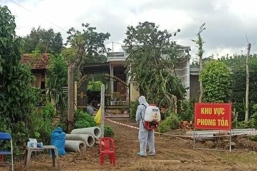 Nữ nhân viên du lịch đi xe máy từ TPHCM về Đắk Nông mắc COVID-19