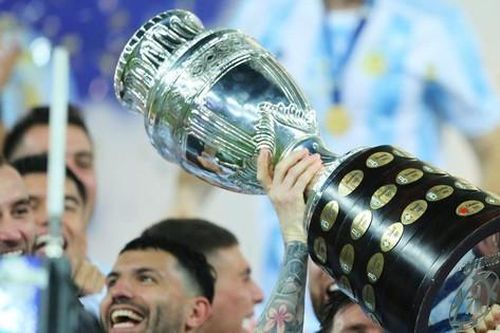 Messi thừa nhận 'hoàn tất giấc mơ cuộc đời' khi vô địch Copa America