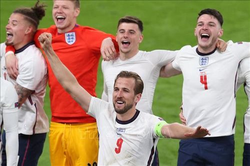 EURO 2020: Nữ hoàng và Thủ tướng Anh gửi lời chúc may mắn tới đội tuyển