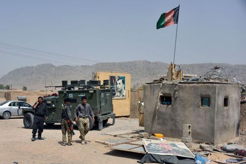Ấn Độ rút 50 nhân viên ngoại giao khỏi Afghanistan khi Taliban tấn công mạnh