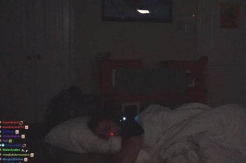 Không chơi game, không nói gì với người xem mà chỉ ngủ, những streamer dưới đây vẫn kiếm tiền triệu, đôi khi là tiền tỷ nhờ donate
