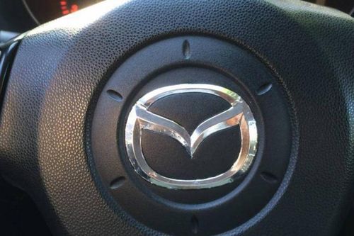 Triệu hồi 260 nghìn xe Mazda 3 để thay logo trên vô-lăng