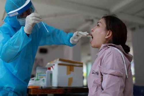 Nhiều doanh nghiệp tại TP.HCM và Long An được yêu cầu tạm ngưng hoạt động để chống Covid-19