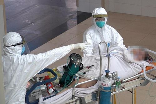 Chiến sĩ công an ở TP.HCM mắc COVID-19 nguy kịch được xuất viện