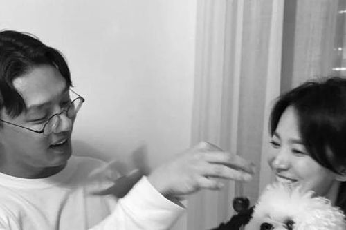 Song Hye Kyo xứng danh đại minh tinh, đăng ảnh bên bạn thân Yoo Ah In cũng gây bão mạng