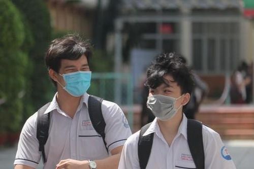 Đề và đáp án môn Ngữ Văn: Ngữ liệu gây tranh cãi, đáp án 'thiệt thòi' cho học sinh giỏi?