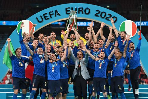 Tuyển Italy nâng cao cúp vô địch Euro 2020