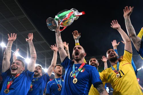 Italy và những đêm huyền ảo bất tận