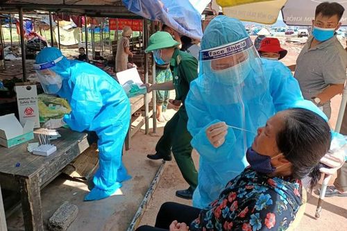 Trưởng trạm y tế bị kỷ luật vì lơ là chống dịch Covid-19