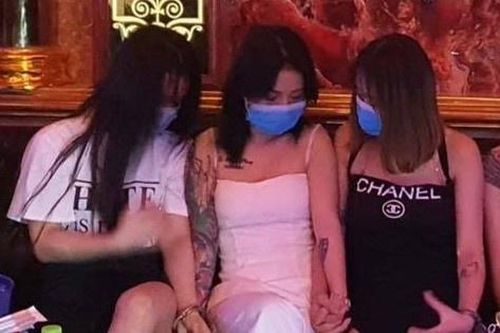 Phát hiện ma túy trong phòng hát của 4 cặp nam nữ