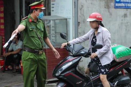 Quận Tân Phú xử phạt hơn 270 triệu đồng với người vi phạm Chỉ thị 16