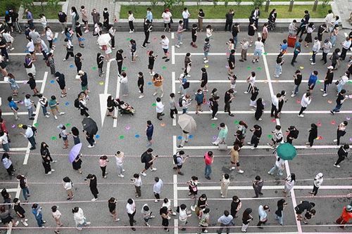Hàn Quốc bắt đầu giãn cách xã hội mức cao nhất ở thủ đô Seoul
