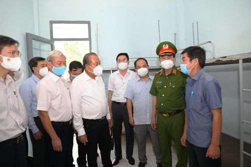Phó Thủ tướng Trương Hòa Bình kiểm tra phòng, chống dịch tại Đồng Nai
