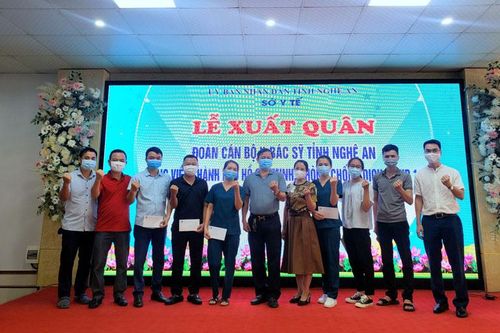 60 cán bộ y tế Nghệ An lên đường hỗ trợ TP Hồ Chí Minh chống dịch