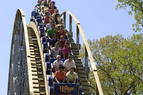 Chơi tàu lượn siêu tốc, người phụ nữ bỏ mạng vì bất cẩn nhiều người mắc