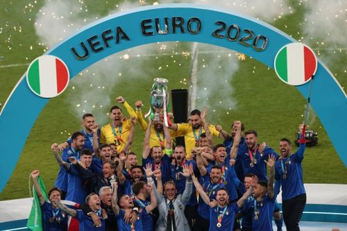 Italia vô địch EURO 2020, loạt sao Việt 'vừa Ý'