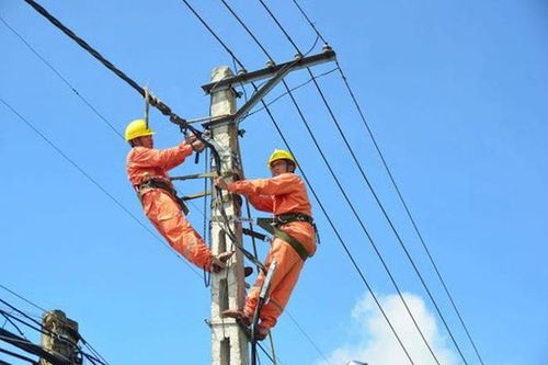 6 tháng đầu năm: Ngành điện cung ứng đủ điện, kịp thời cho sản xuất và đời sống